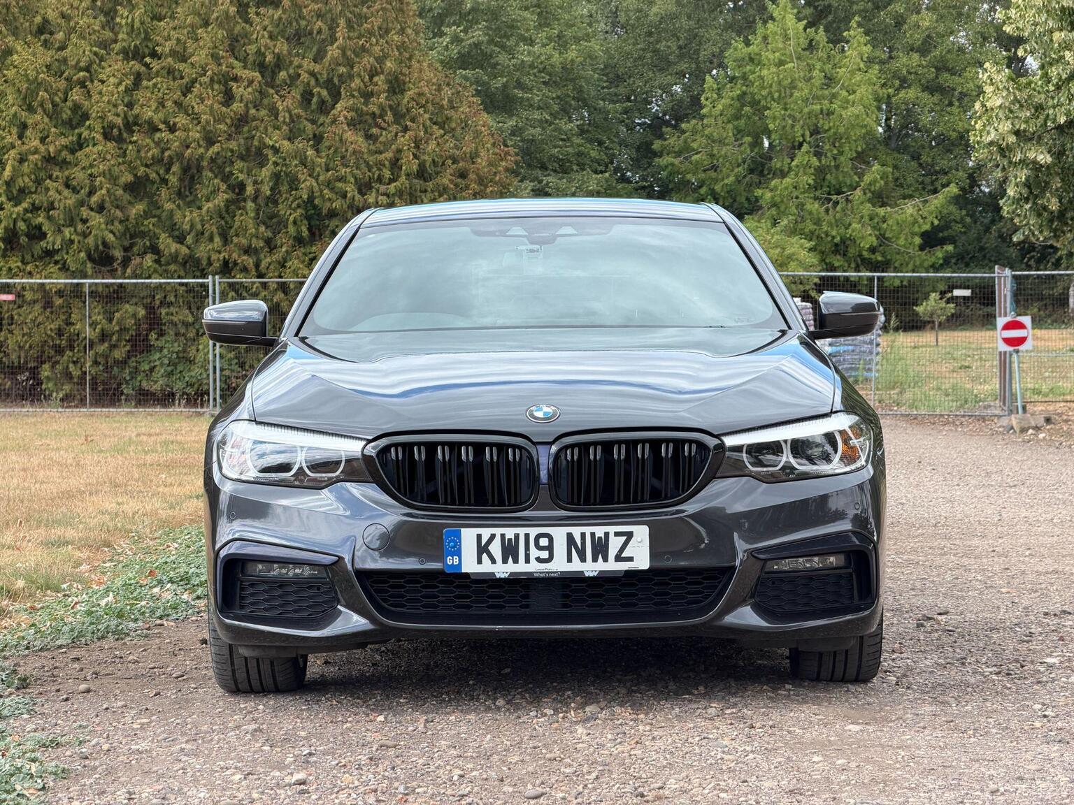 2019 BMW 5 Series image 21