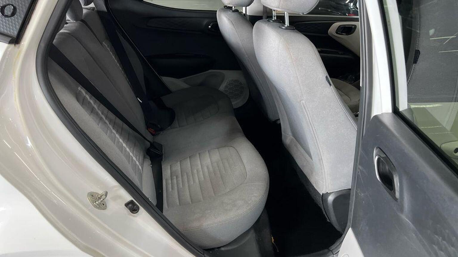 2020 Hyundai i10 image 13