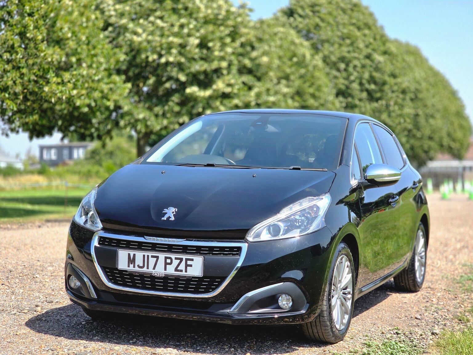 2017 Peugeot 208 image 17