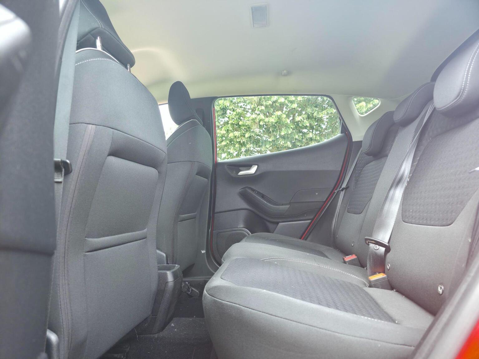 2017 Ford Fiesta image 22