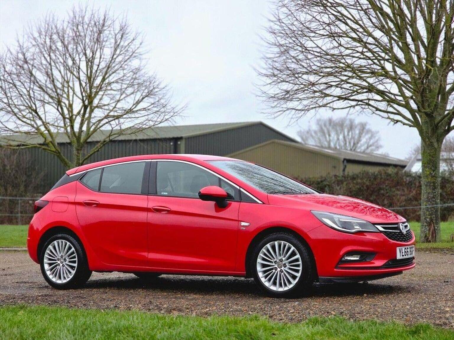 2016 Vauxhall Astra image 2