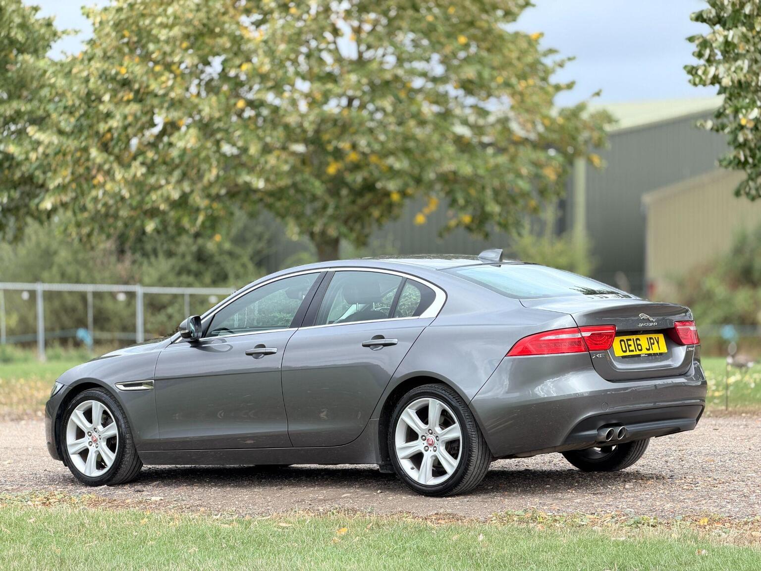 2016 Jaguar XE image 12