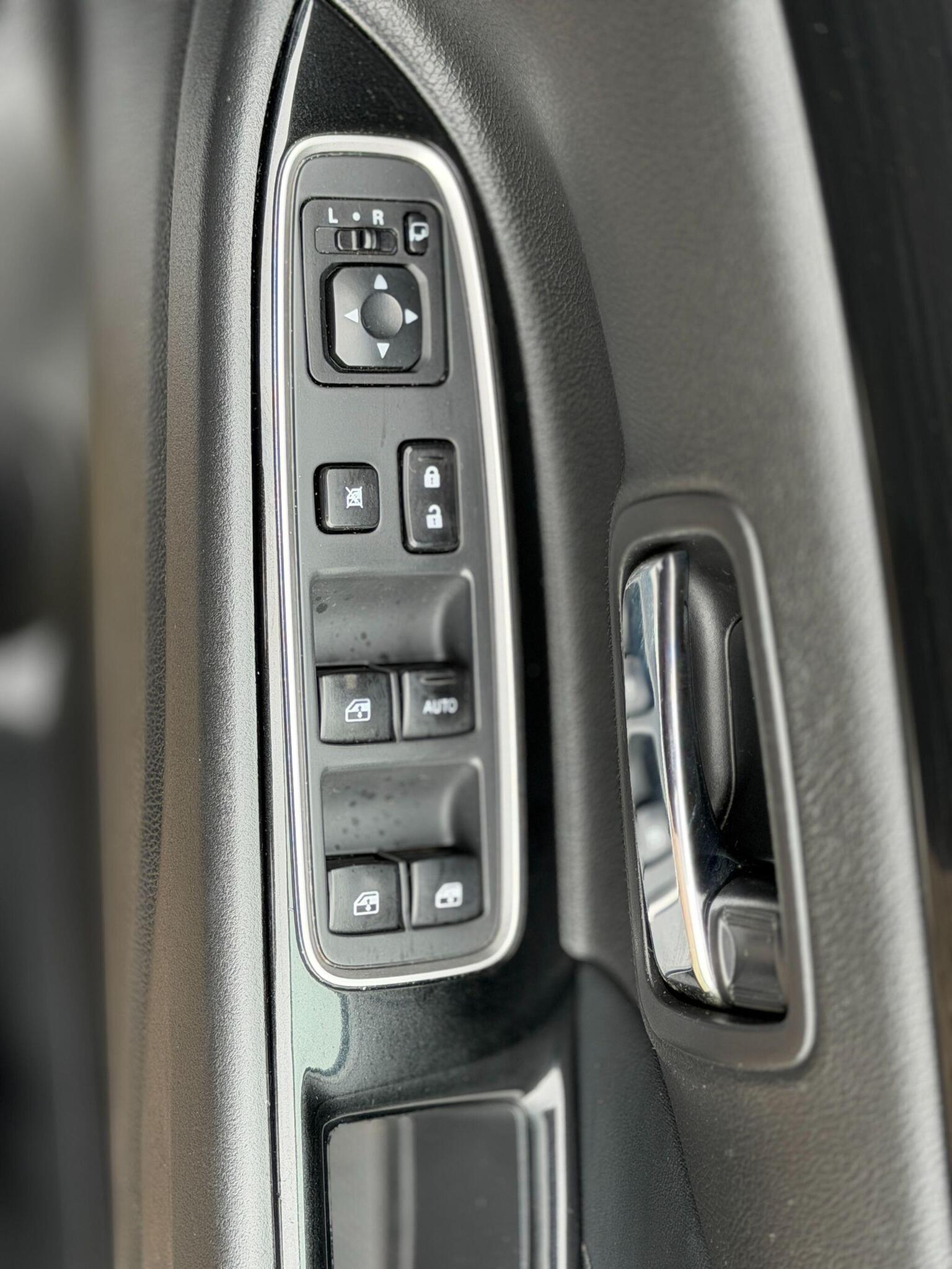 2018 Mitsubishi Outlander image 33