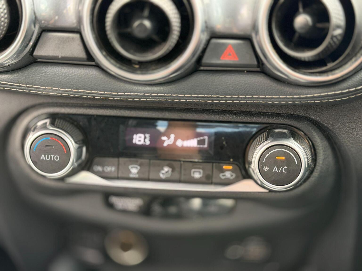 2020 Nissan Juke image 36