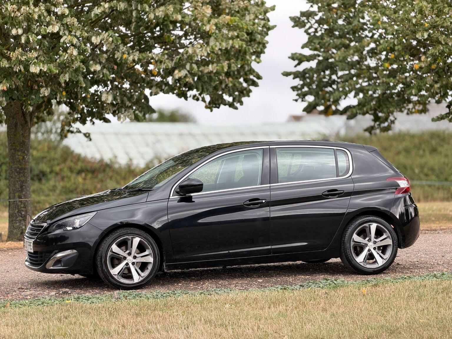 2017 Peugeot 308 image 13