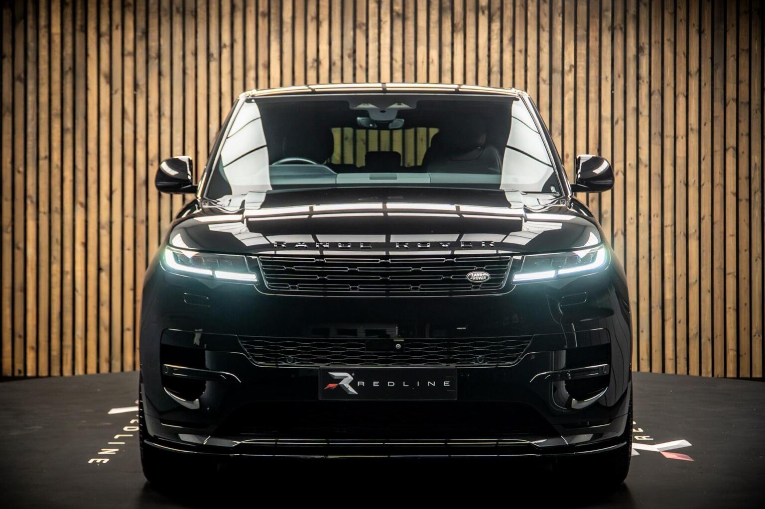 2024 Land Rover Range Rover Sport D300 Dynamic SE — photograph 5