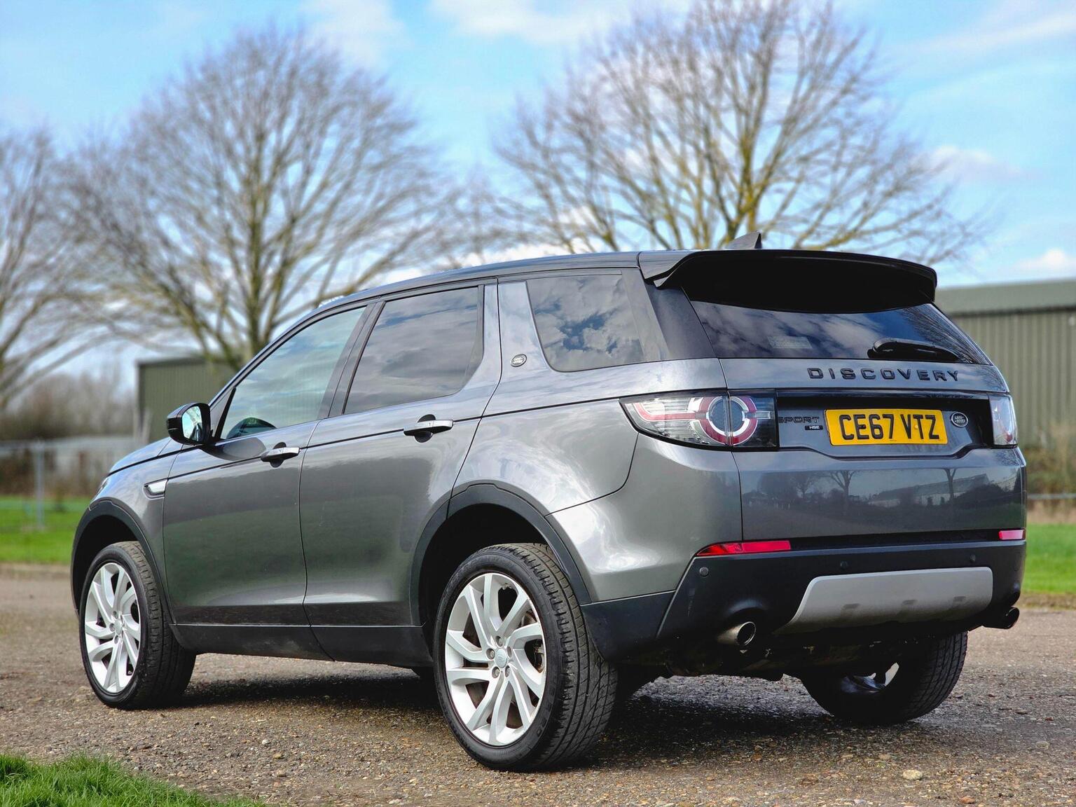 2018 Land Rover Discovery Sport image 11