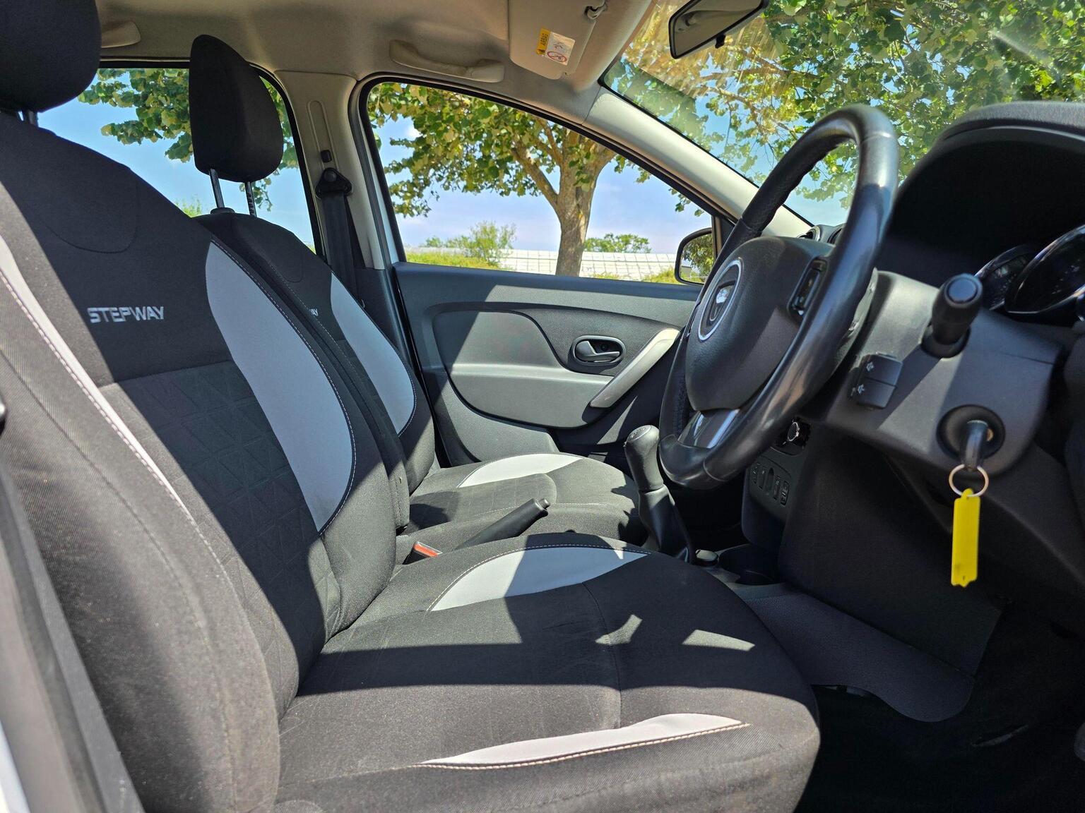 2013 Dacia Sandero Stepway image 25