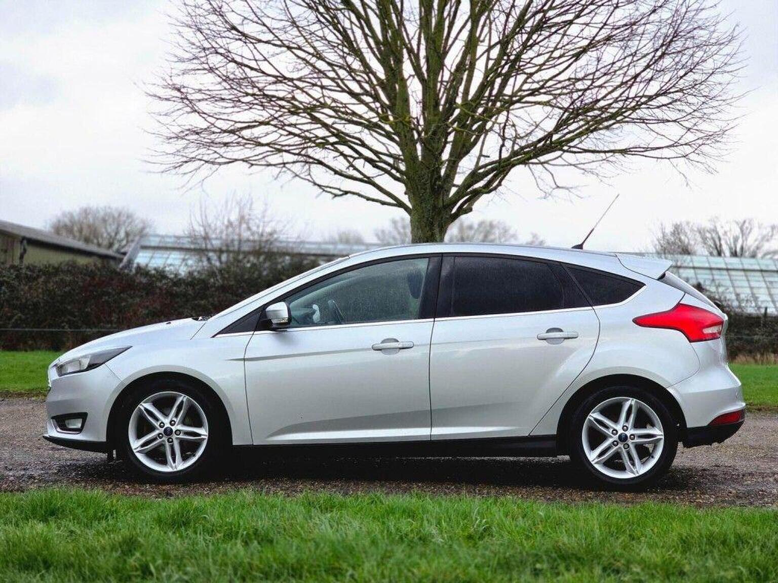 2017 Ford Focus image 13