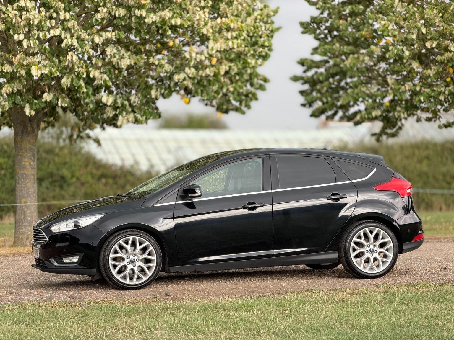 2016 Ford Focus image 15