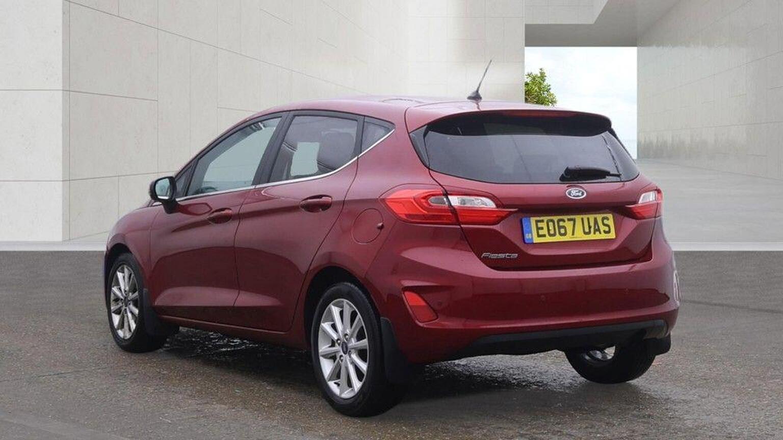 2017 Ford Fiesta image 6
