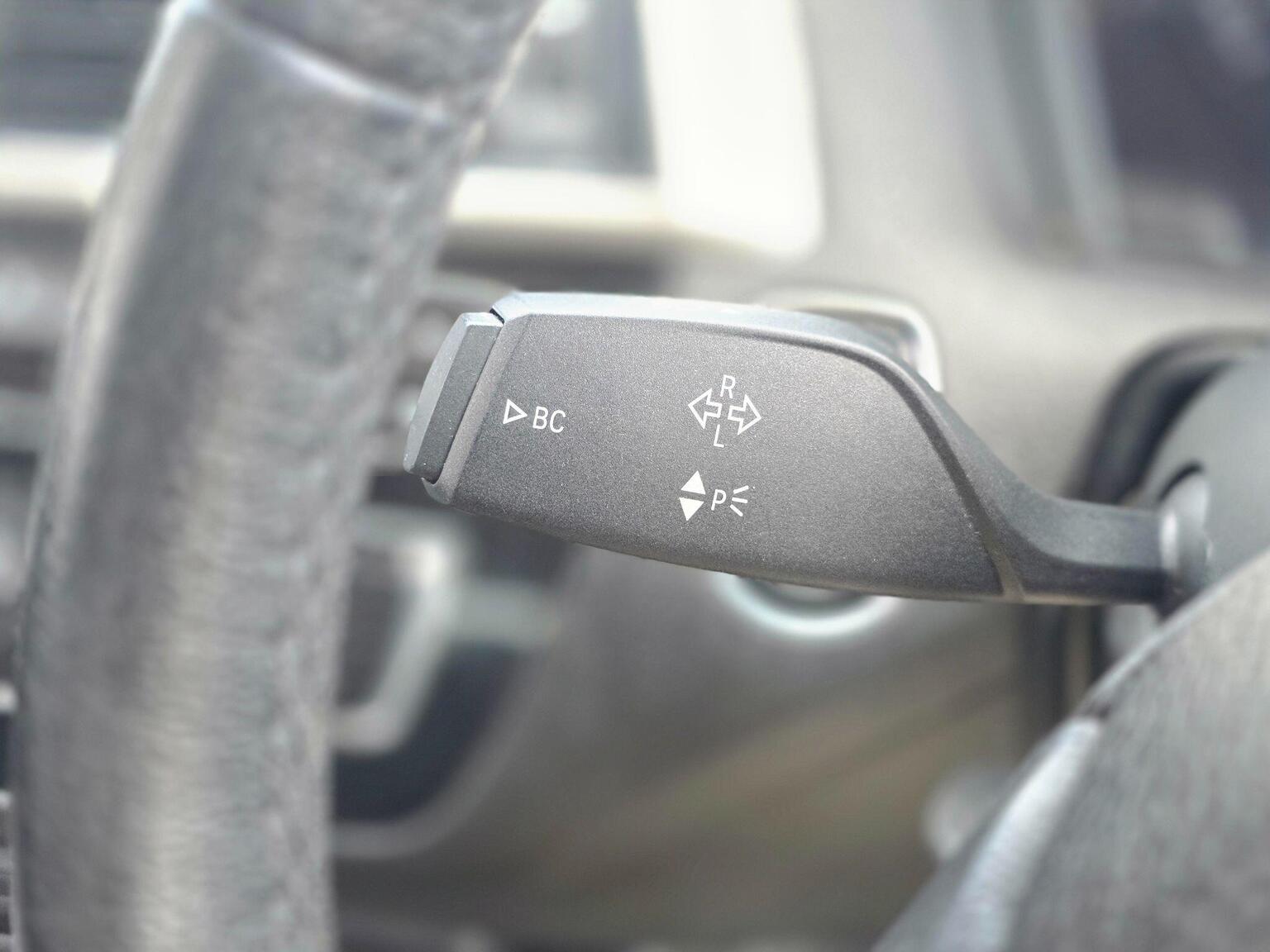 2018 BMW 1 Series image 38
