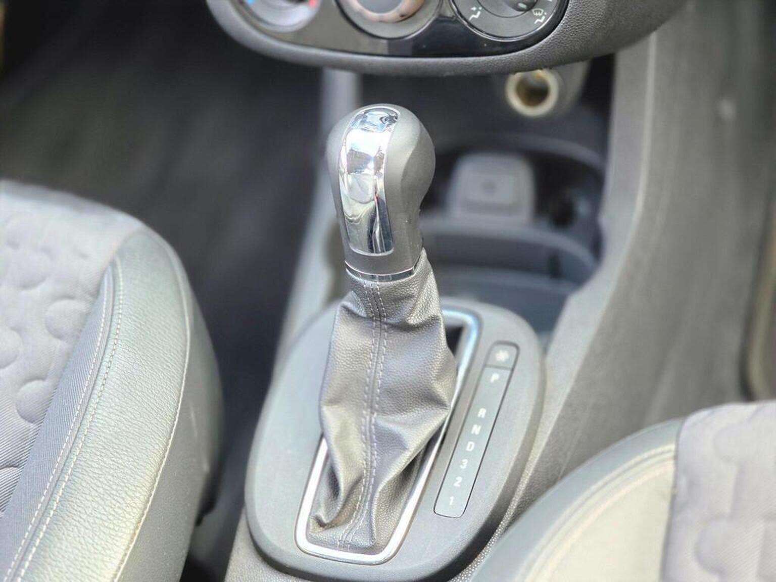 2013 Vauxhall Corsa image 36