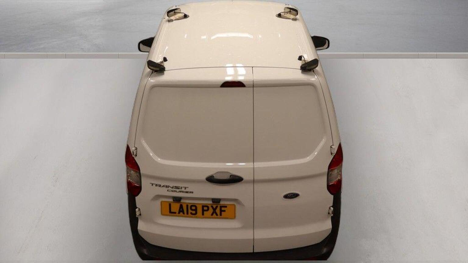 2019 Ford Transit Courier image 5