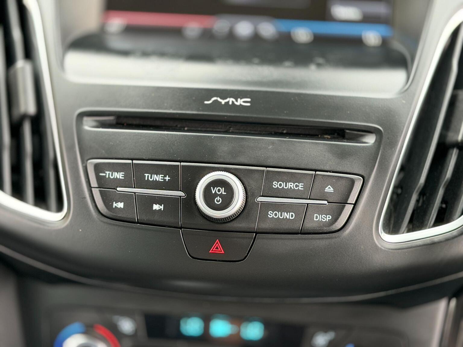 2016 Ford Focus image 37
