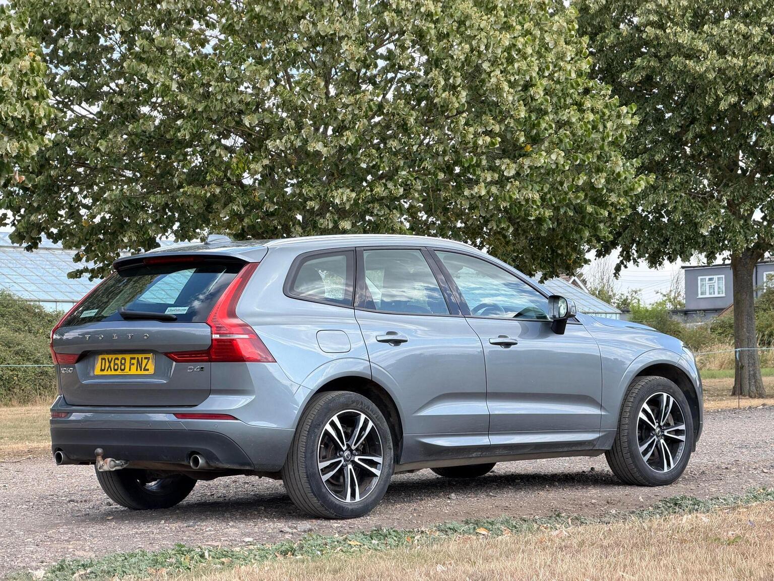 2018 Volvo XC60 image 6