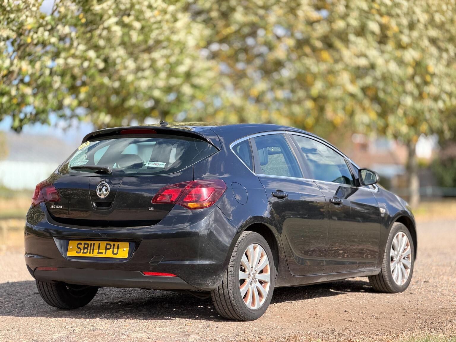 2011 Vauxhall Astra image 6