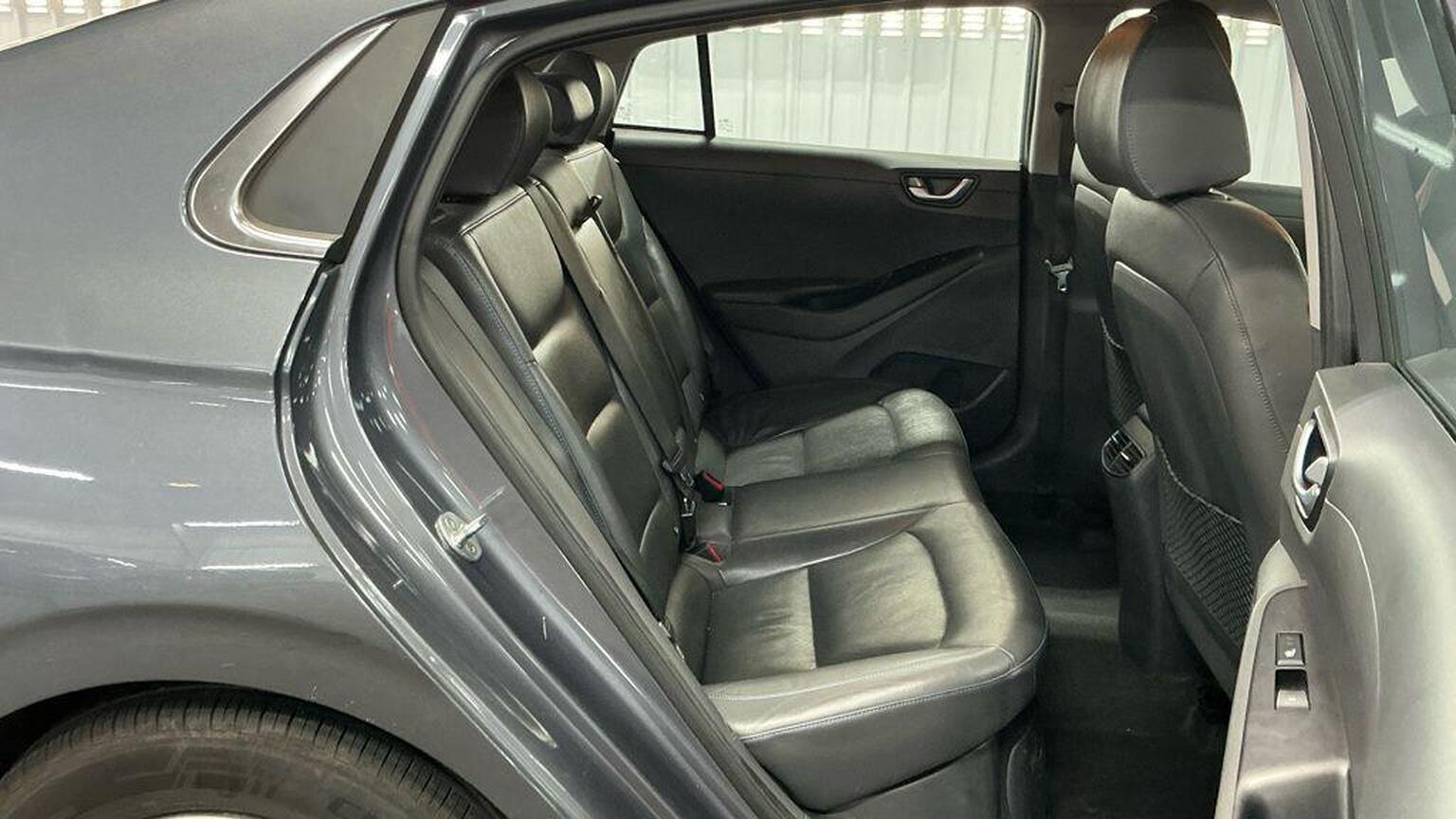 2017 Hyundai IONIQ image 13