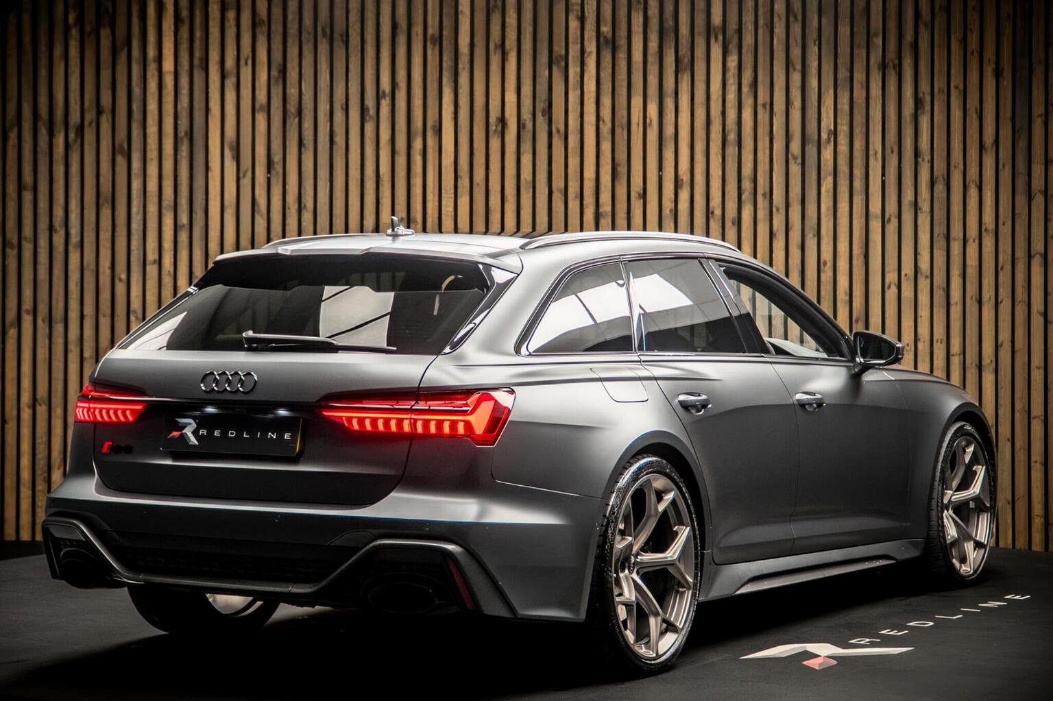 2025 Audi RS6 Avant Performance Carbon Vorsprung — photograph 4
