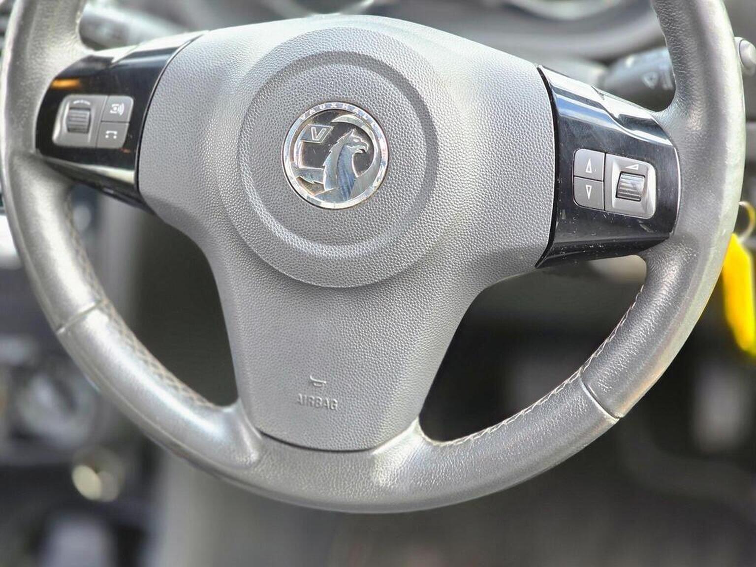 2013 Vauxhall Corsa image 35