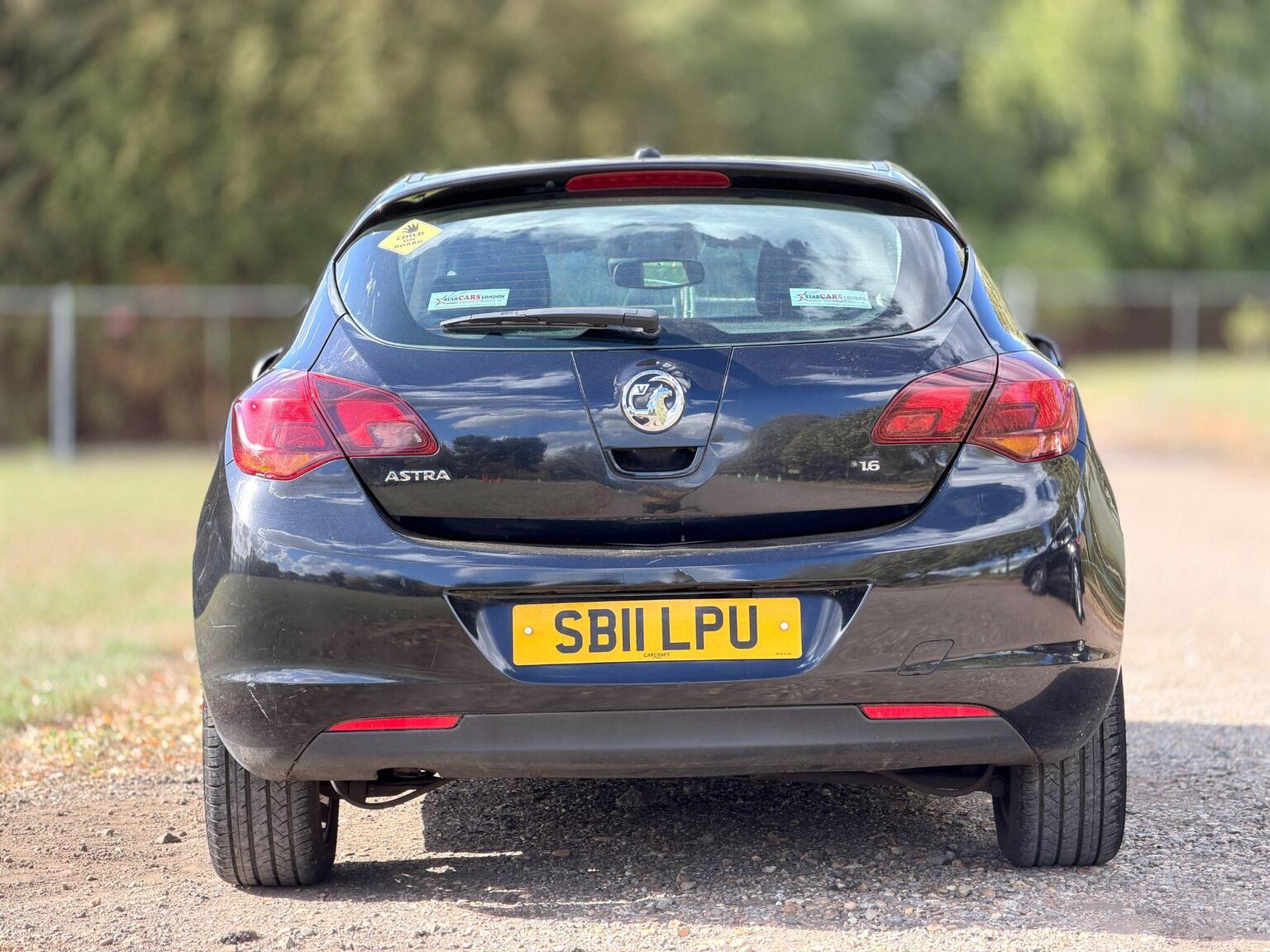 2011 Vauxhall Astra image 7