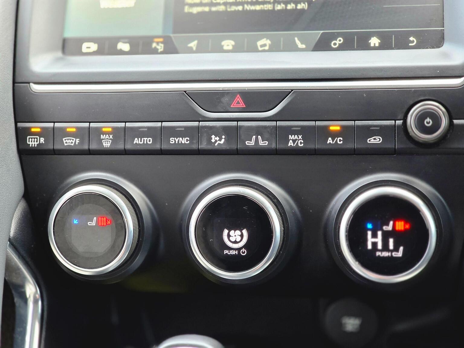 2018 Jaguar E-PACE image 43