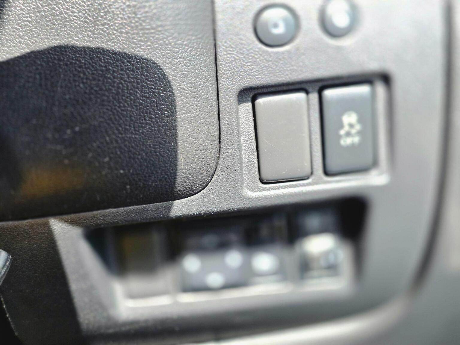 2013 Nissan Micra image 36