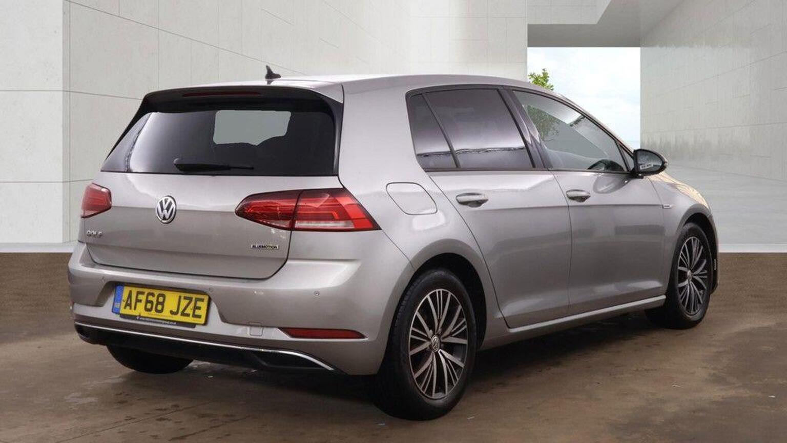 2018 Volkswagen Golf image 3
