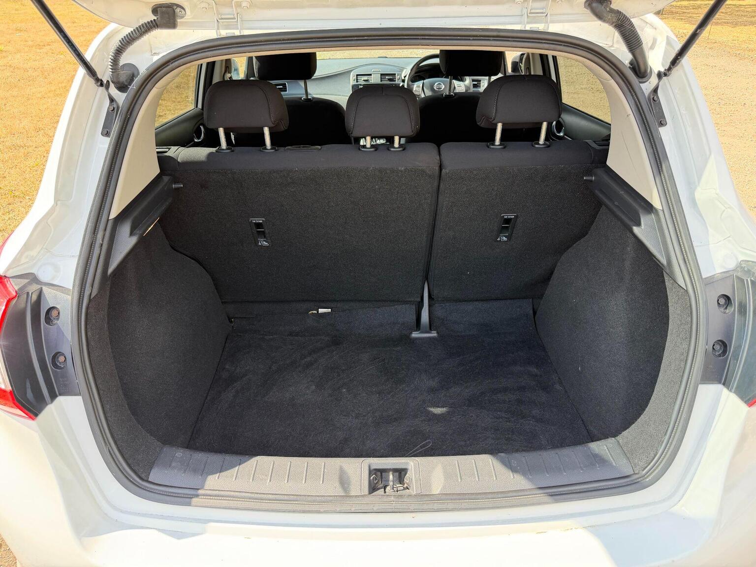 2016 Nissan Pulsar image 49