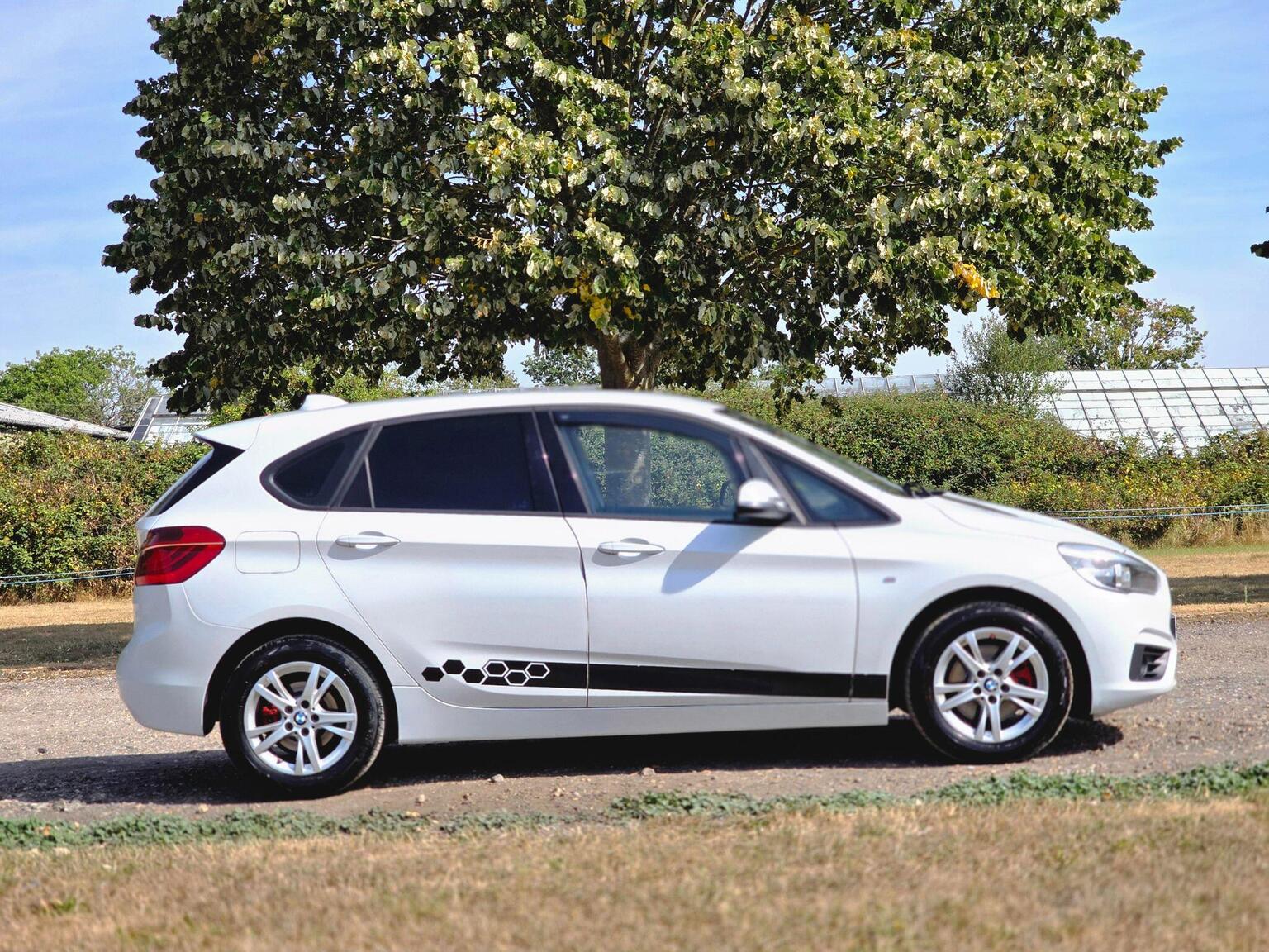 2015 BMW 2 Series Active Tourer image 3