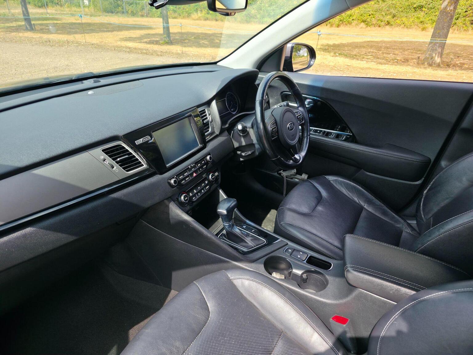 2017 Kia Niro image 29