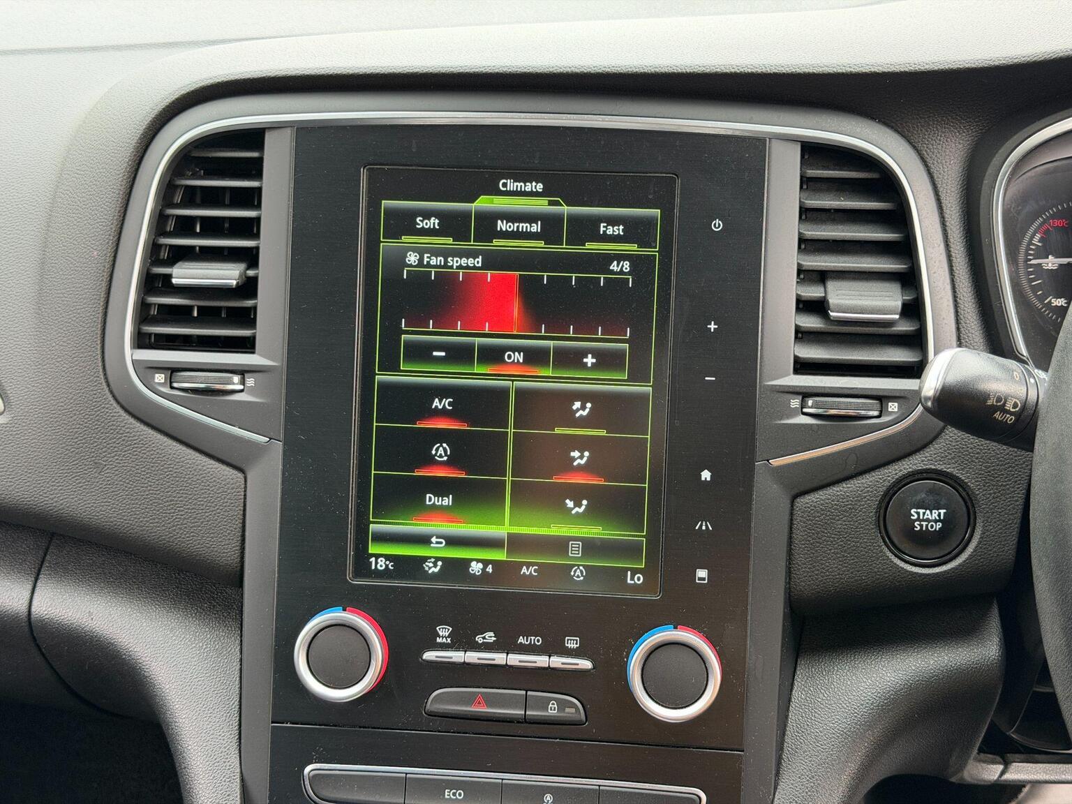 2017 Renault Megane image 41