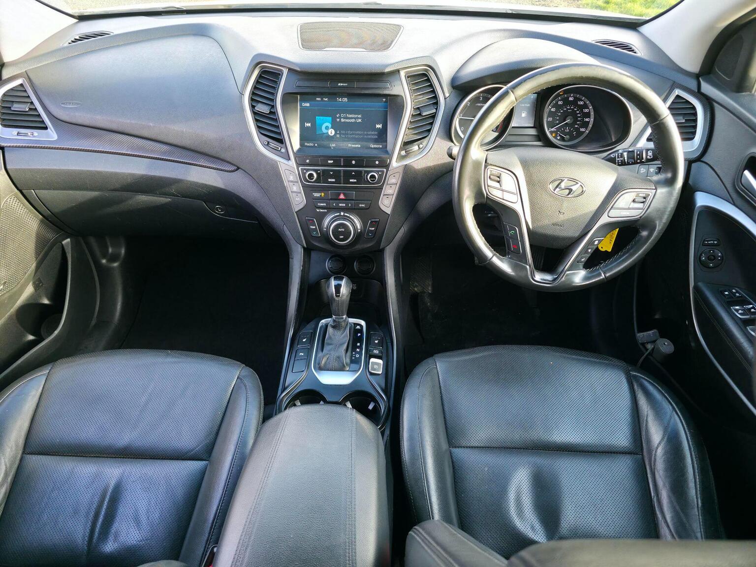 2017 Hyundai Santa Fe image 20