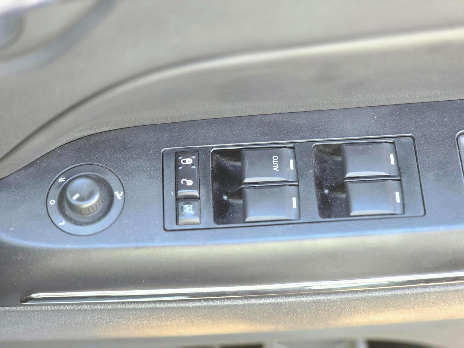 2012 Jeep Compass image 33