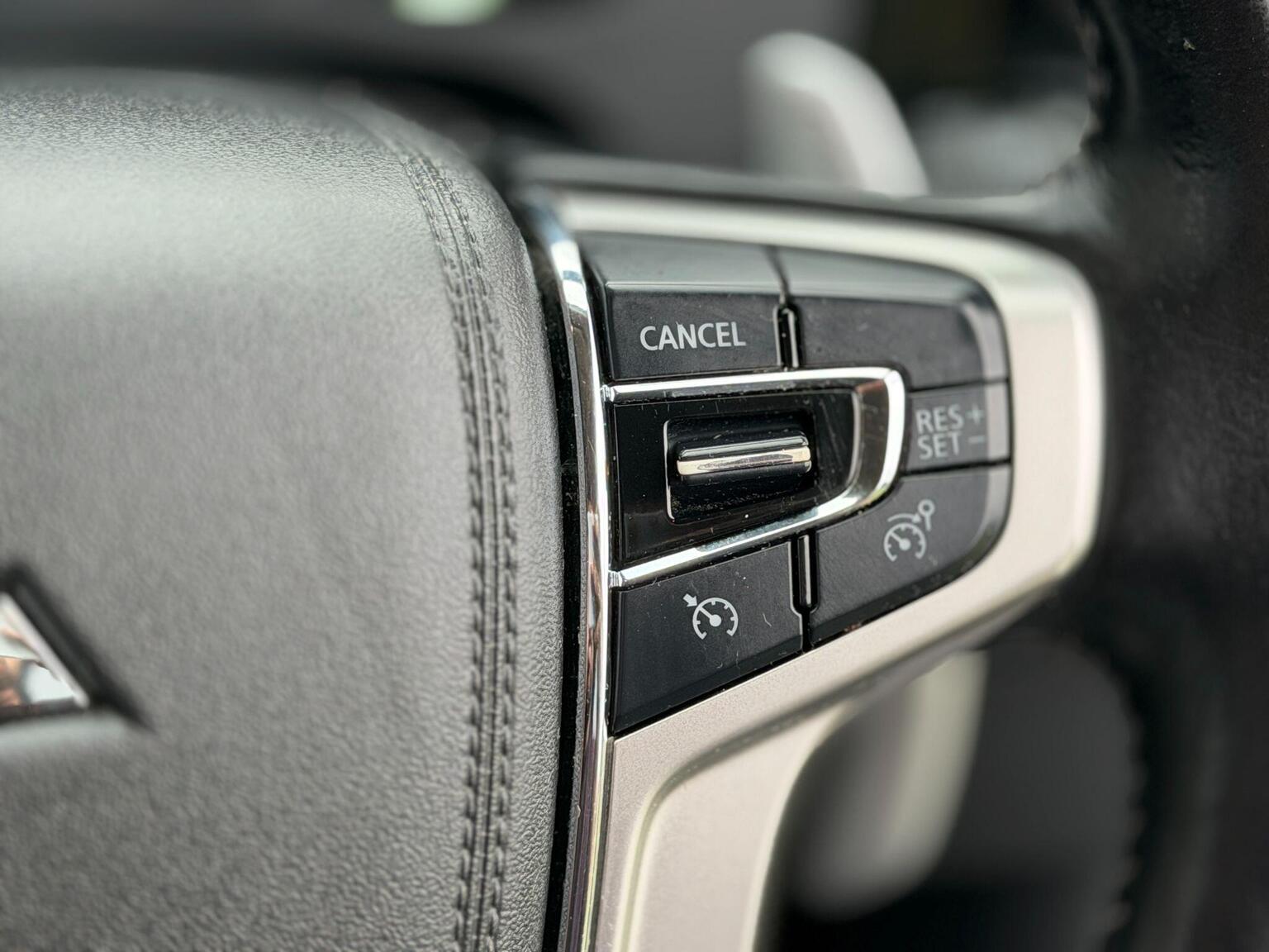 2018 Mitsubishi Outlander image 34