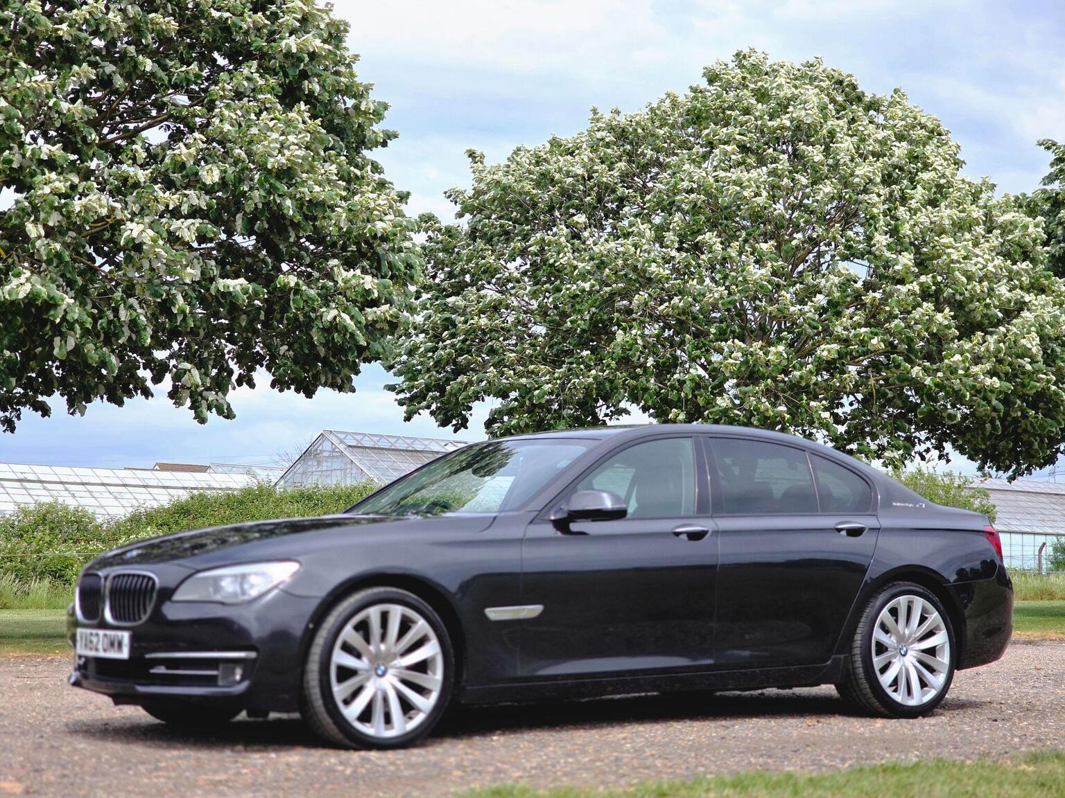 2013 BMW 7 Series image 15