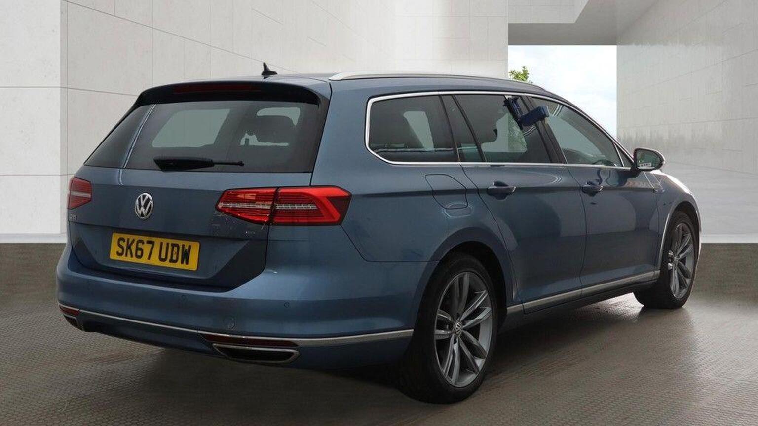 2017 Volkswagen Passat image 3