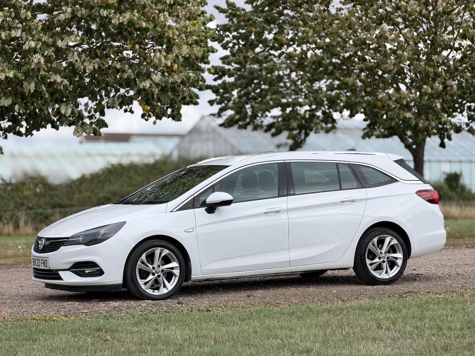 2020 Vauxhall Astra image 16