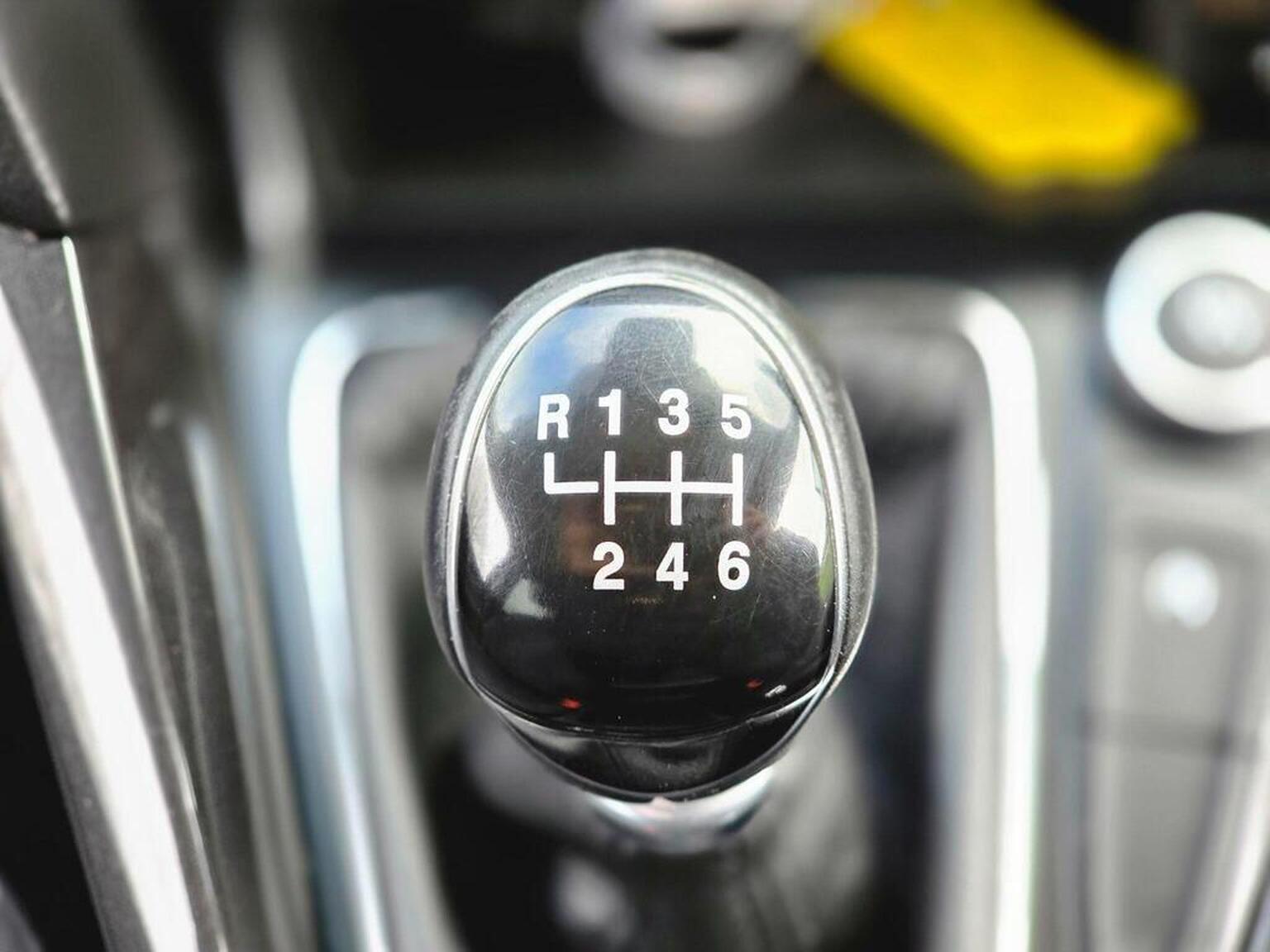 2017 Ford Focus image 31