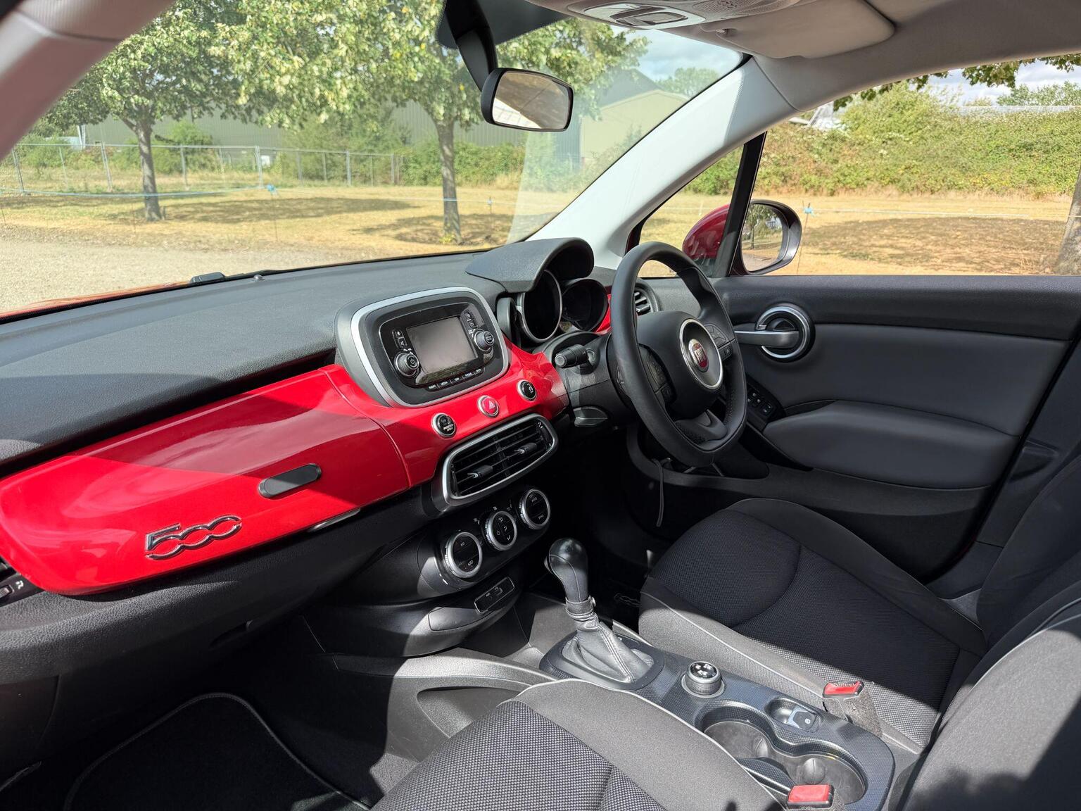 2016 Fiat 500X image 27