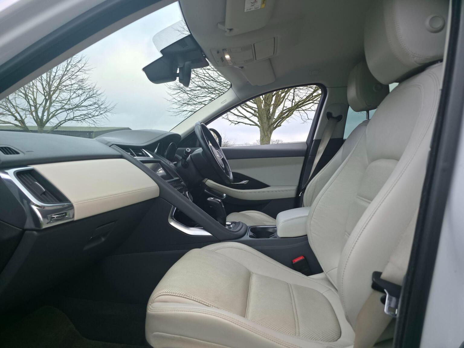 2018 Jaguar E-PACE image 24