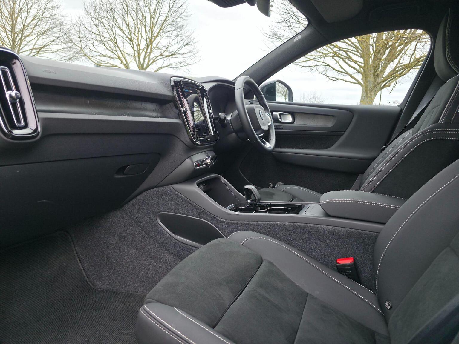 2024 Volvo EX40 image 26