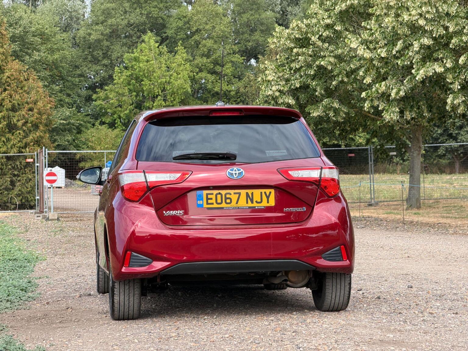 2017 Toyota Yaris image 11