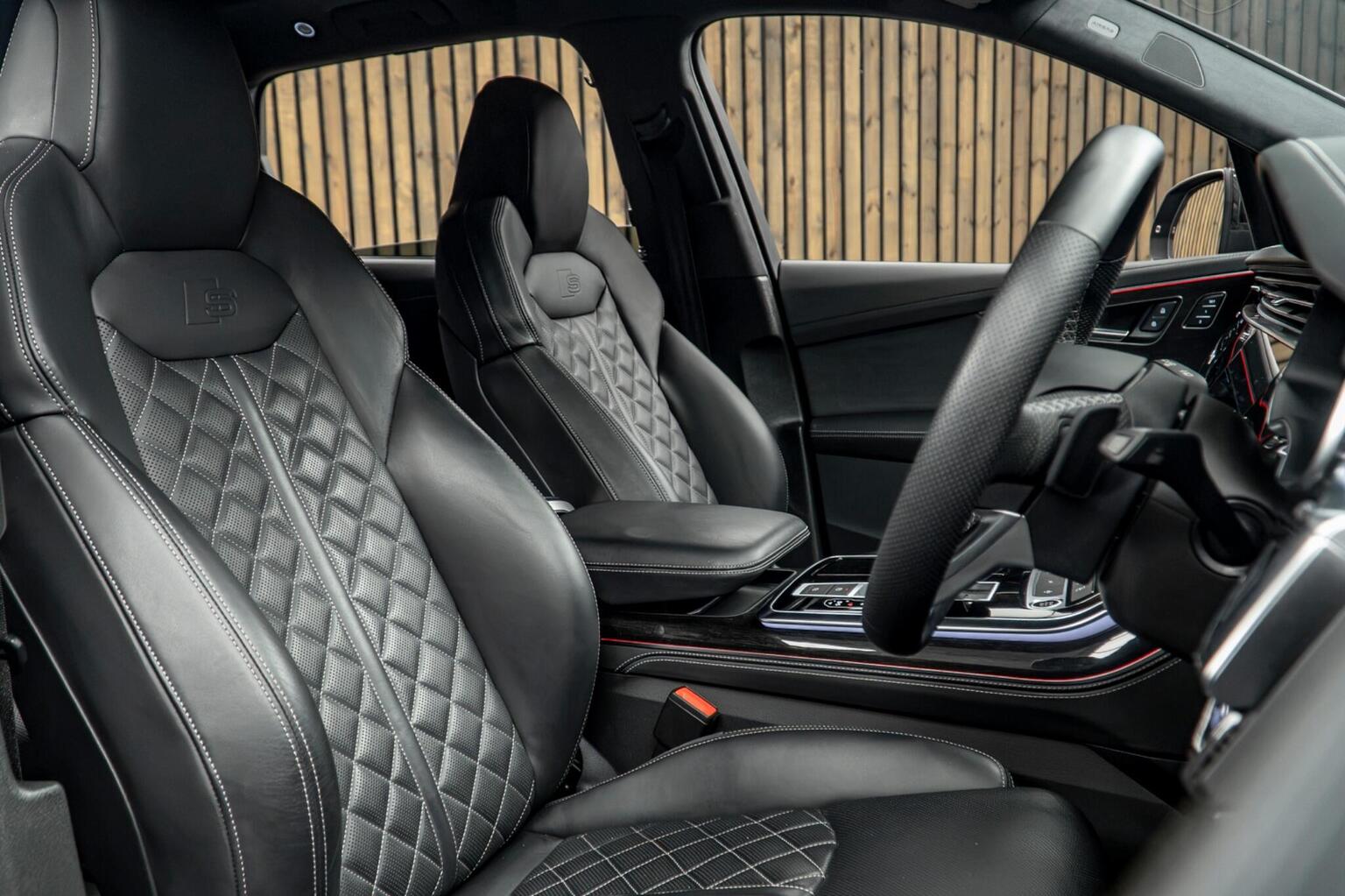 2024 Audi Q7 V6 55 Vorsprung Tiptronic quattro — photograph 2