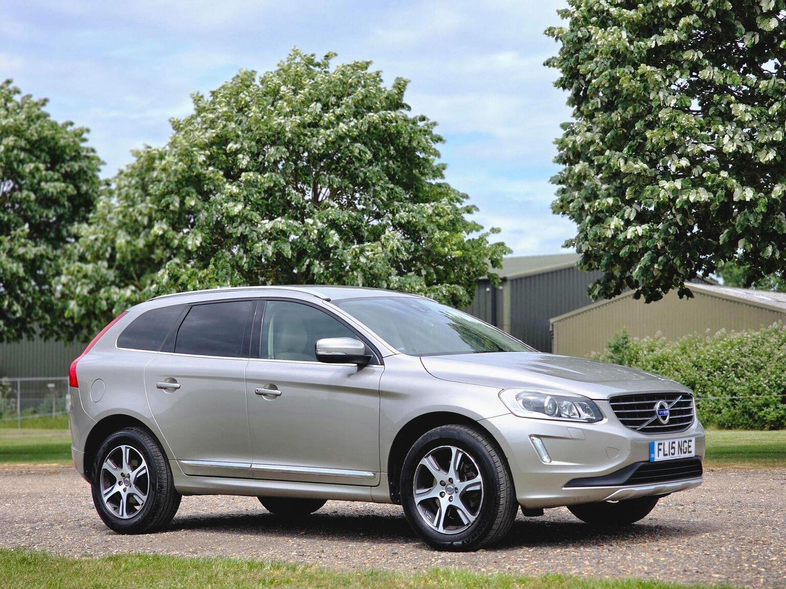2015 Volvo XC60 image 2