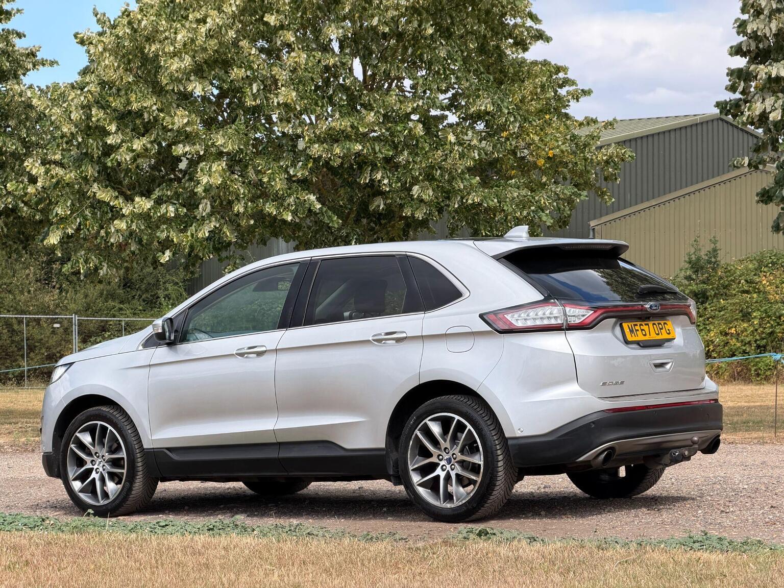 2018 Ford Edge image 15