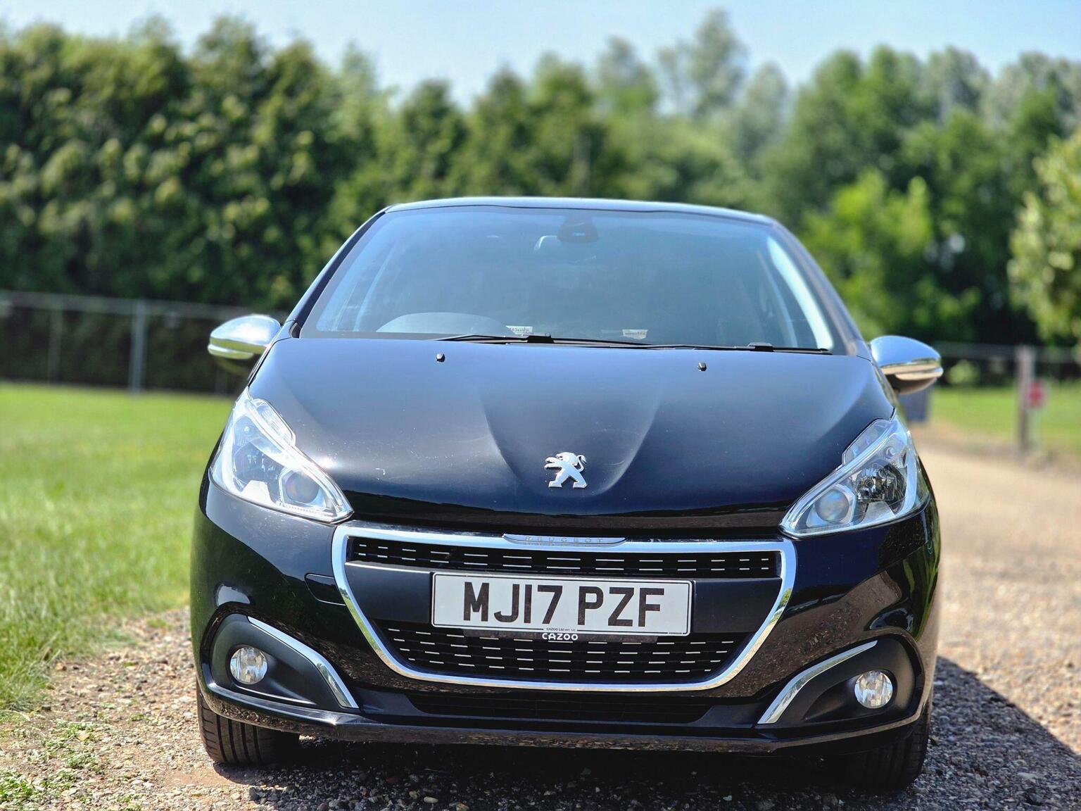 2017 Peugeot 208 image 18