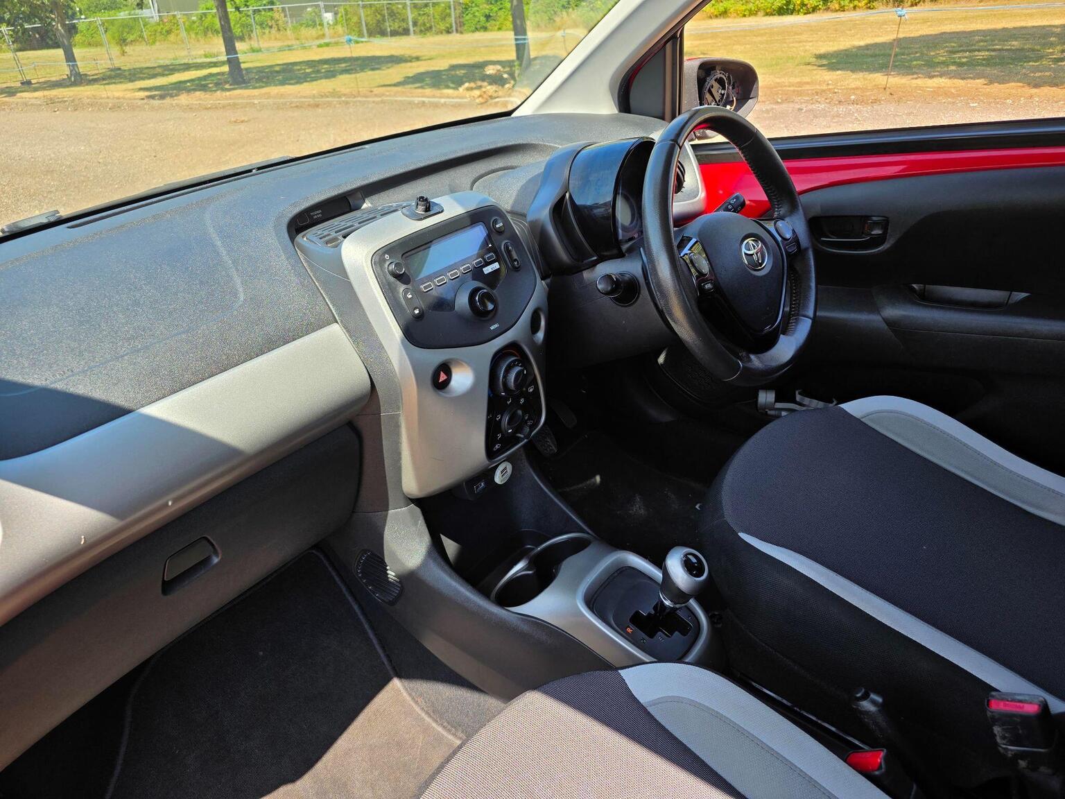 2015 Toyota AYGO image 30