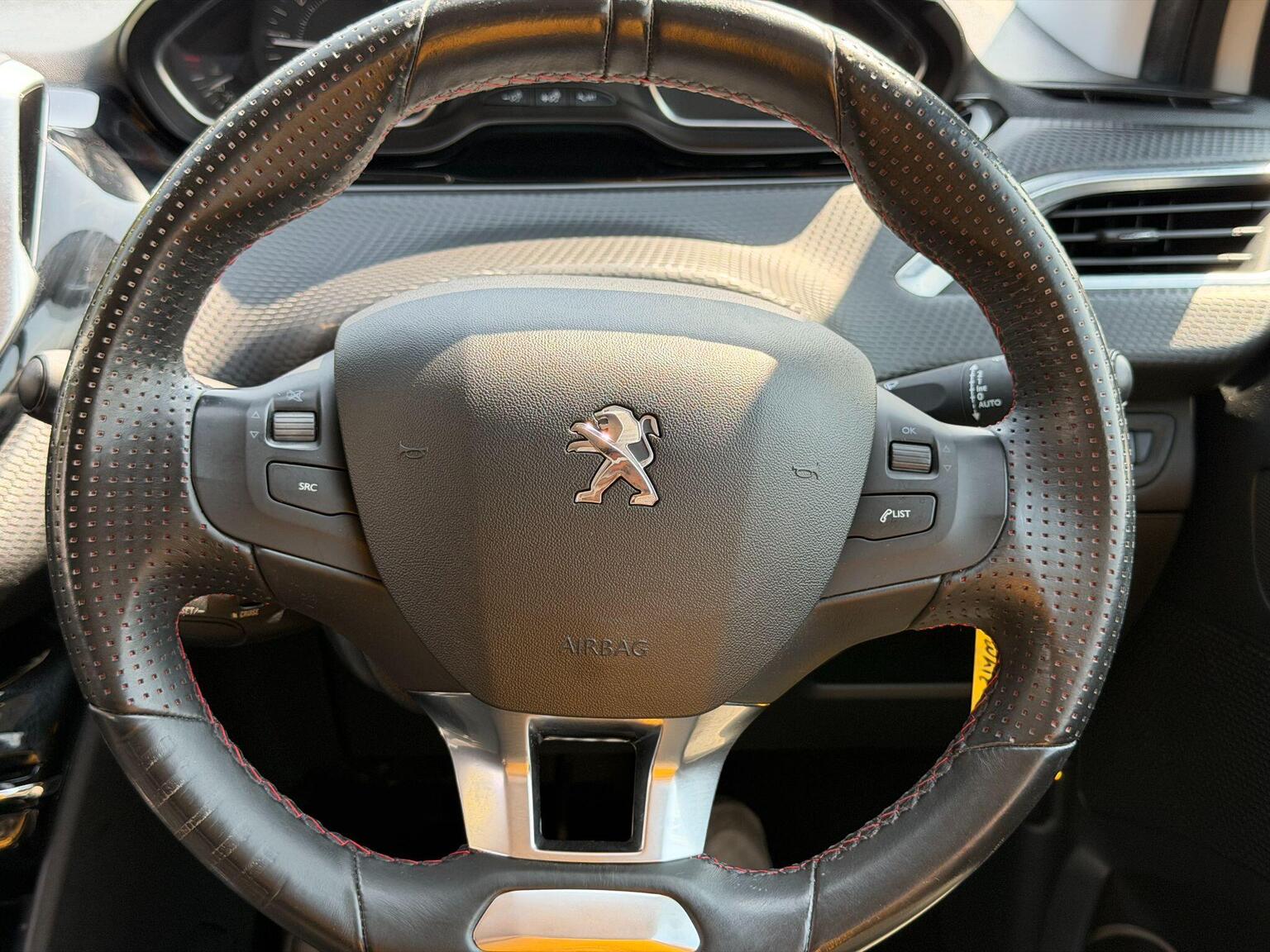 2015 Peugeot 208 image 47