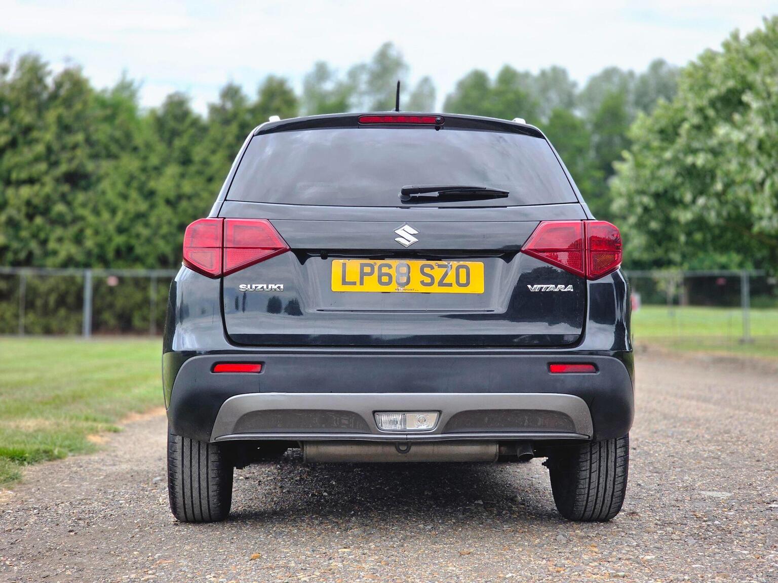 2019 Suzuki Vitara image 8